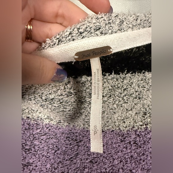 Free People Black Grey Purple Candyland Striped Crop Knit Sweater Size Small - Picture 4 of 8